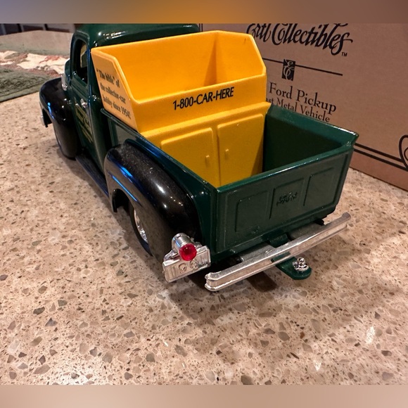 Hemmings Motor News Trucks~ Bank 1:25  And Model A Panel Delivery 1:43 Bundle - Picture 10 of 16